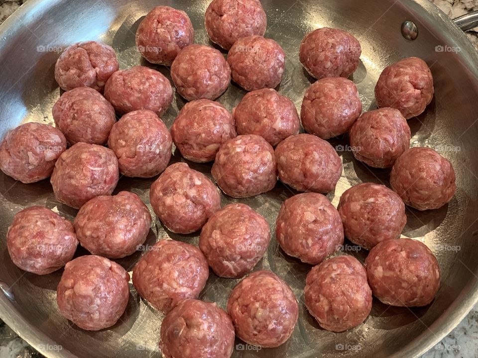Meatballs ready to be cooked