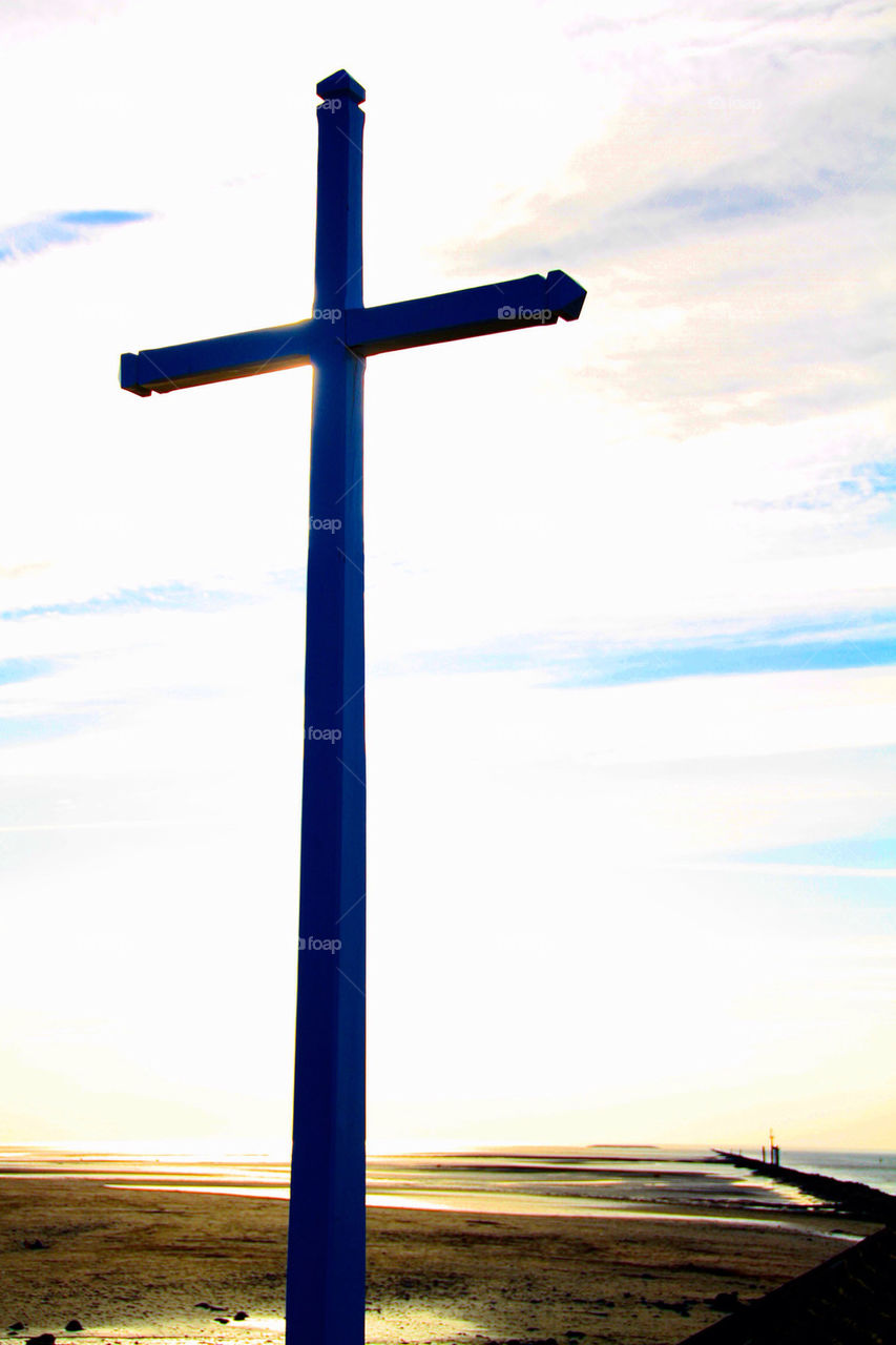 Cross at the beach at Honfleur