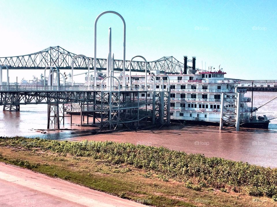 Steamboat on the Mississippi 