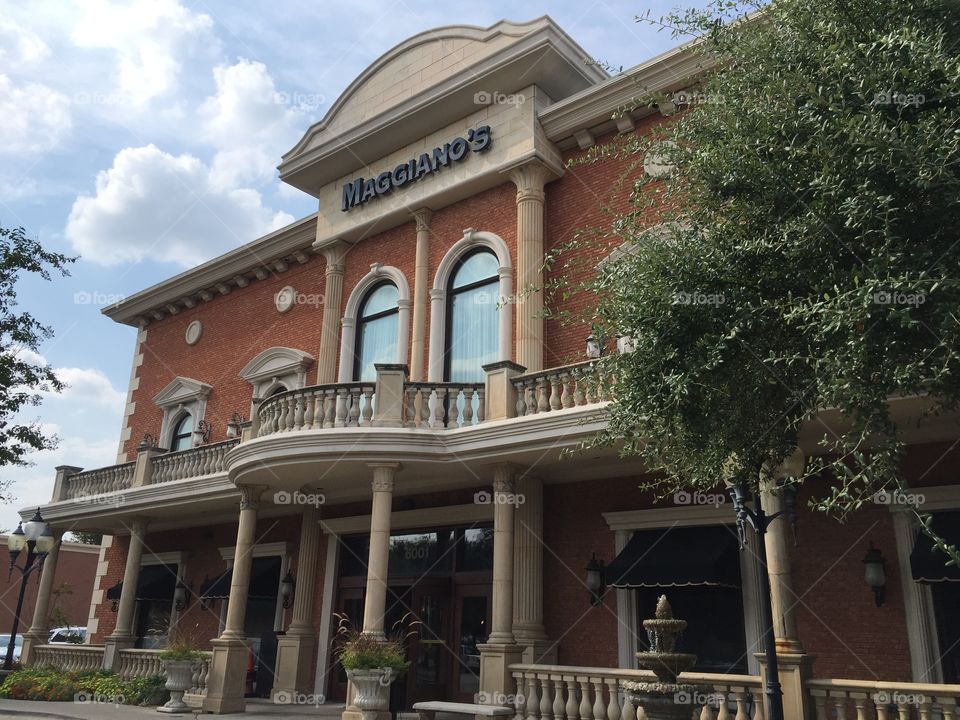 Maggiano's restaurant