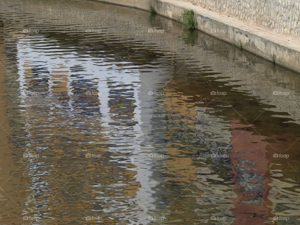 Color River. Gerona reflejos