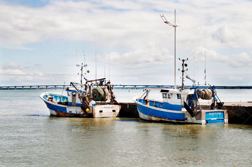 blue boats bridge fishing by ilsem16