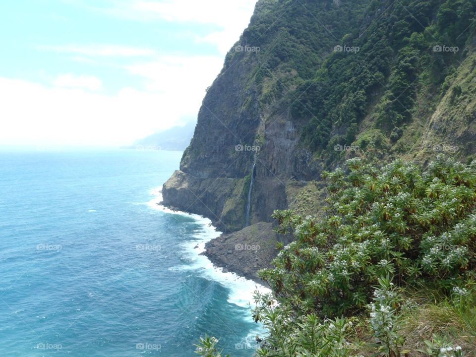 this place pertenve to the Véu du Noiva part of the tourist places of Madeira Portugal