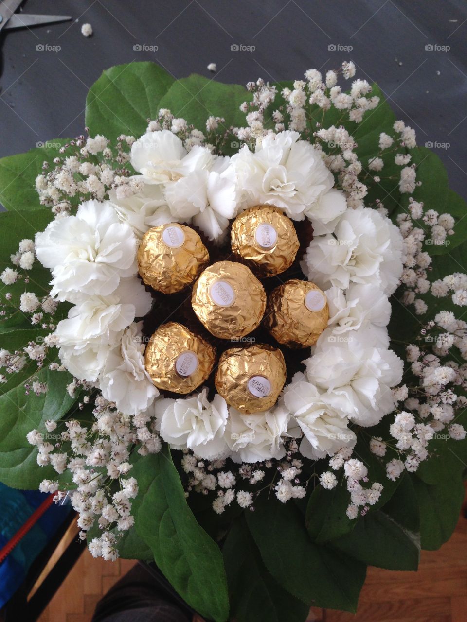 sweets, luxury and flowers. #chocolate #gold #luxury 