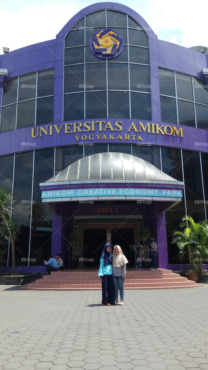 universitaa Amikom Yogyakarta "creativ economi park"