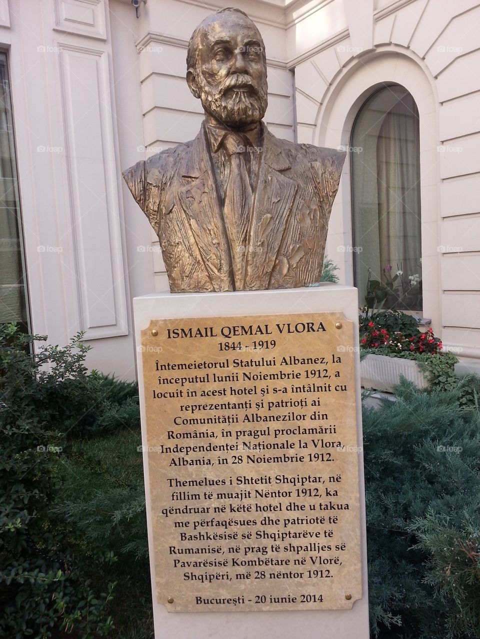Bronze bust of Ismail Qemal Vlora,Bucharest