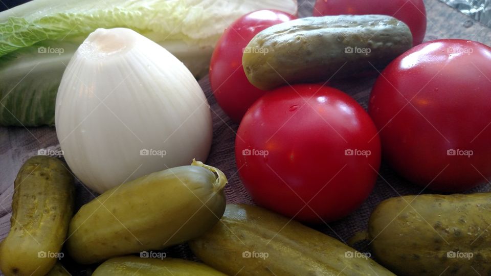 Hamburger vegetables.