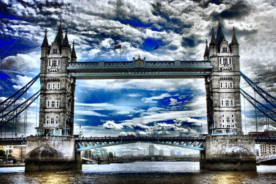 ☁️Tower Bridge🌉