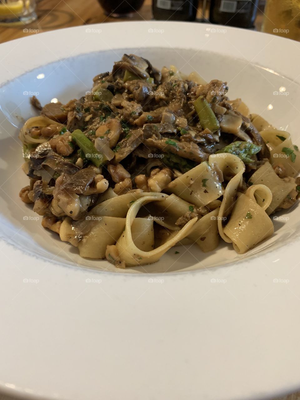 Pasta with asparagus and mushrooms 