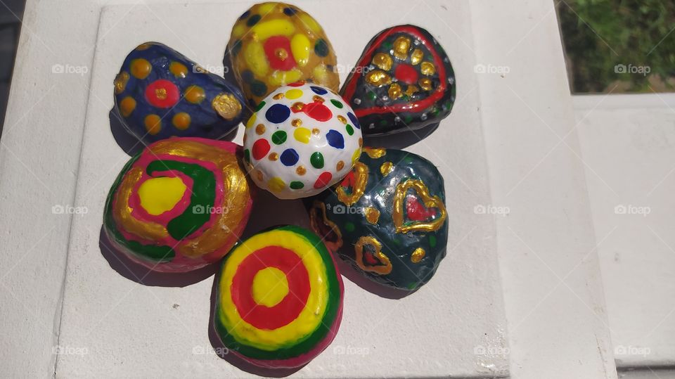 piedras pintadas y decoradas