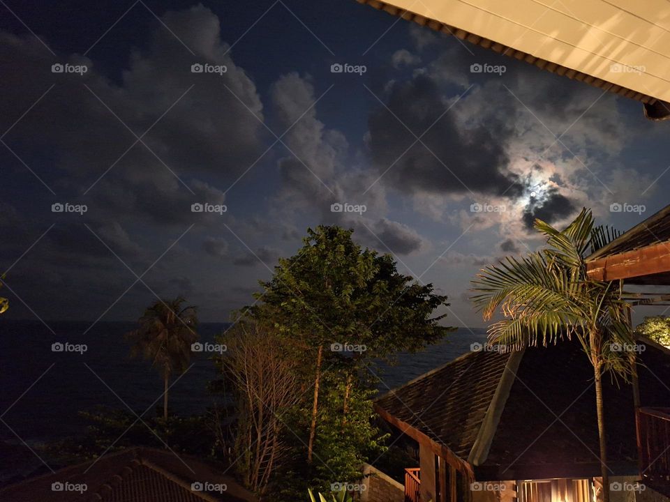 Cloudy full moon night at Koh Samui