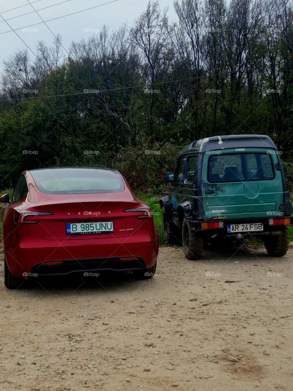 Complementary colors on cars.