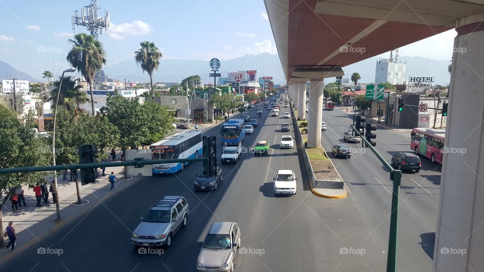 Avenida Universidad en Monterrey