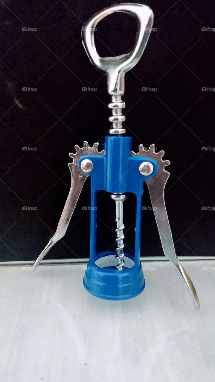 Saca Rolha ,com abridor de Garrafa.