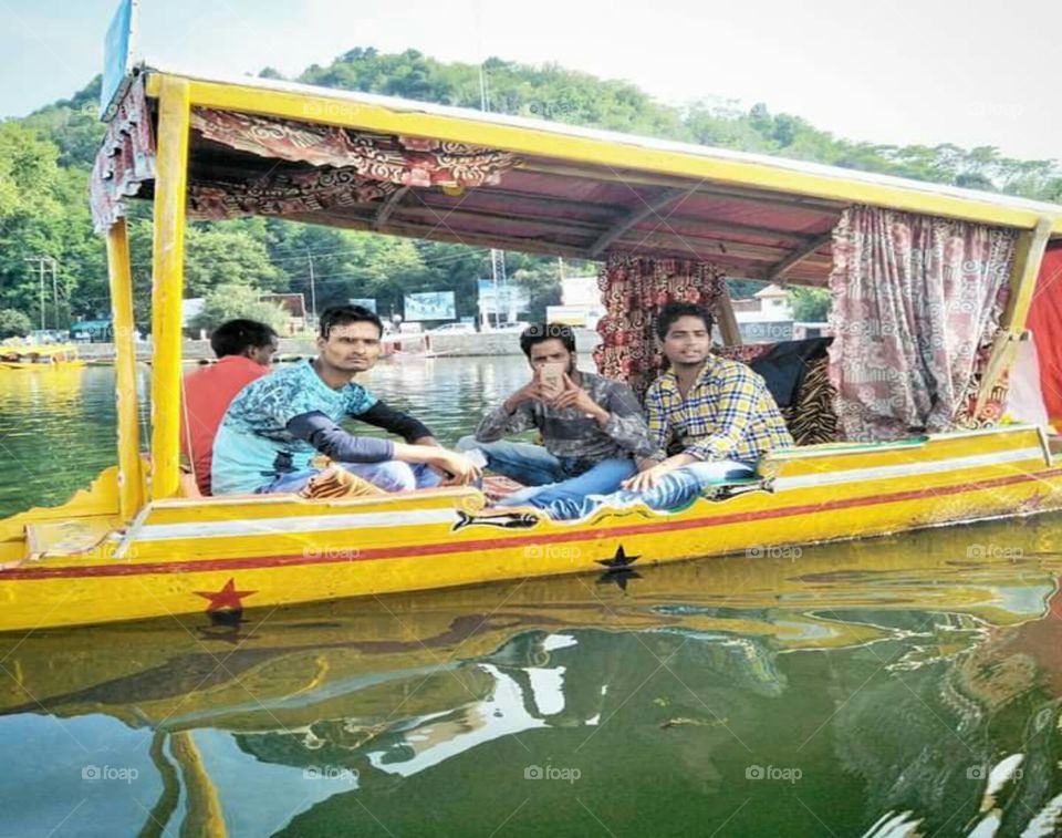 house boat in dal lake kashmir