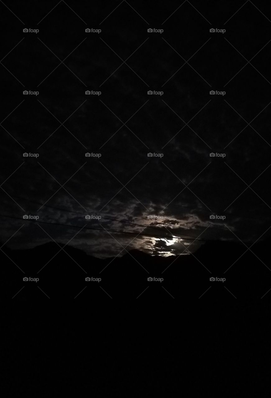 night time moon in sky