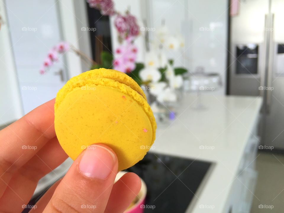 Yellow macaroon