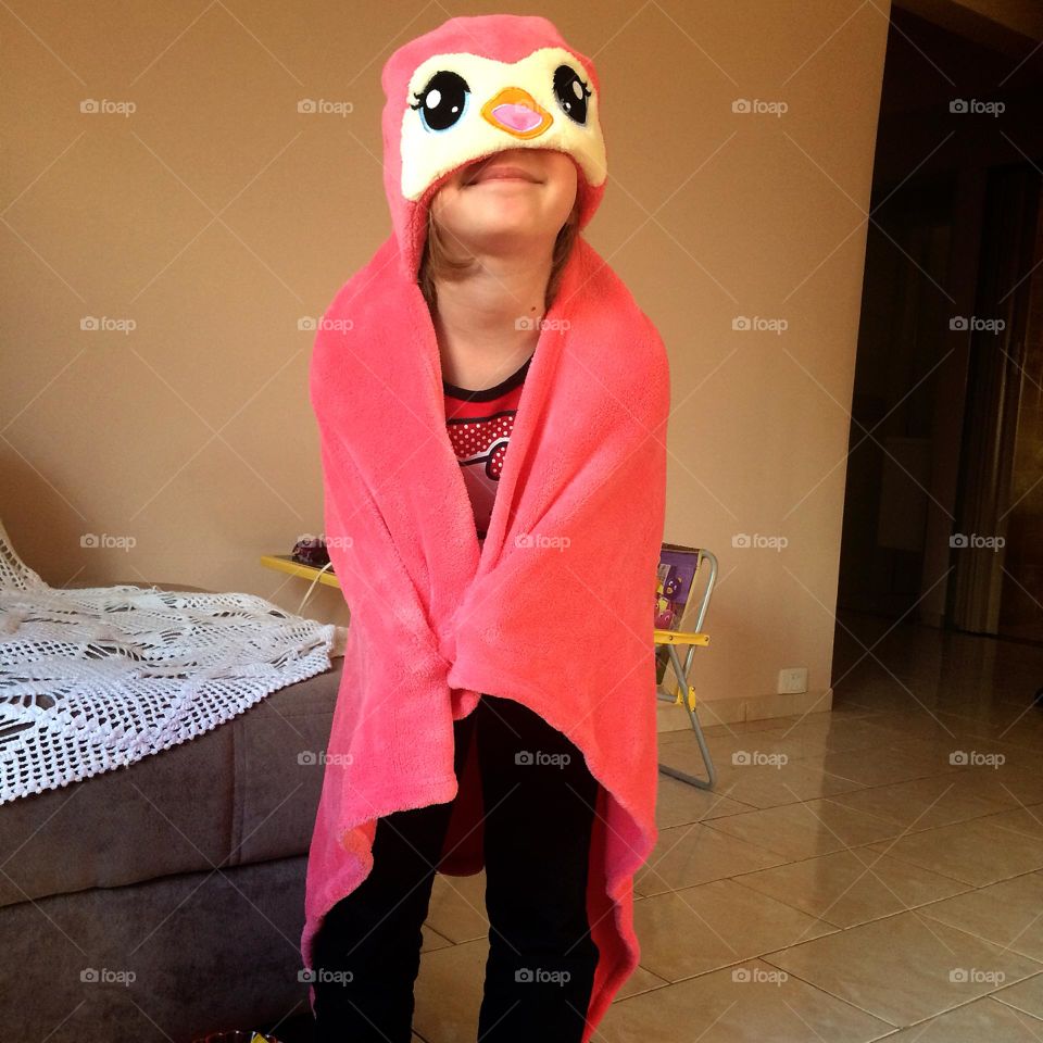 🇺🇸 What an incredible model!  Was it a person or a pink penguin? Oh, it's my daughter Marina... / 🇧🇷 Que modelo incrível! Seria uma pessoa ou um pinguim cor-de-rosa? Ah, é minha filha Marina…