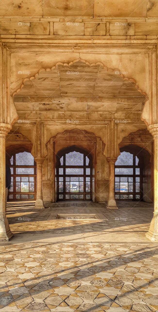 Architecture should speak of its time and place, but yearn for timelessness. Lahore fort📌