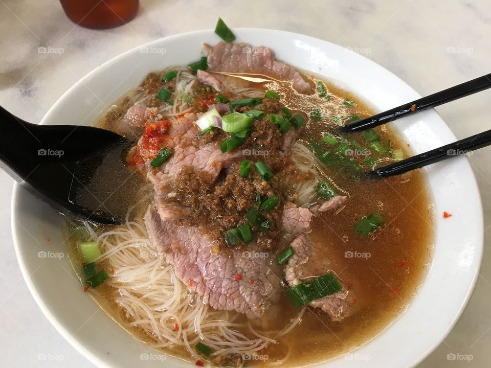 Chinese beef noodle soup 