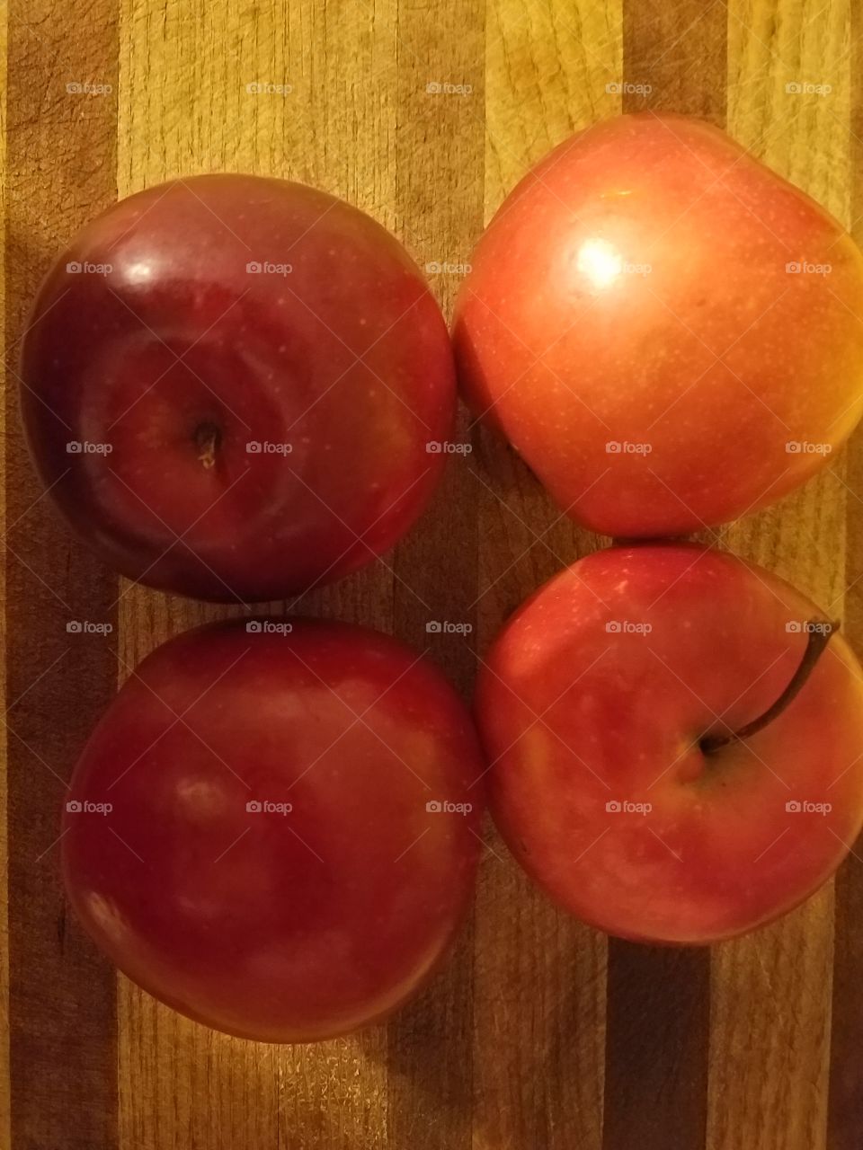 red apples