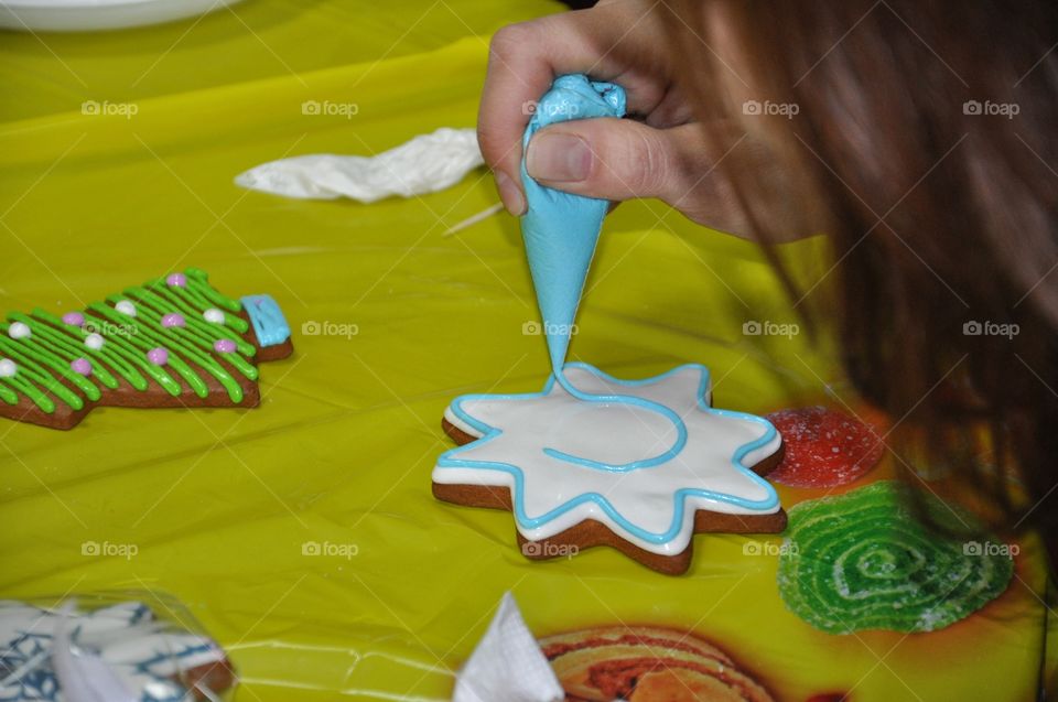 decorating cookies