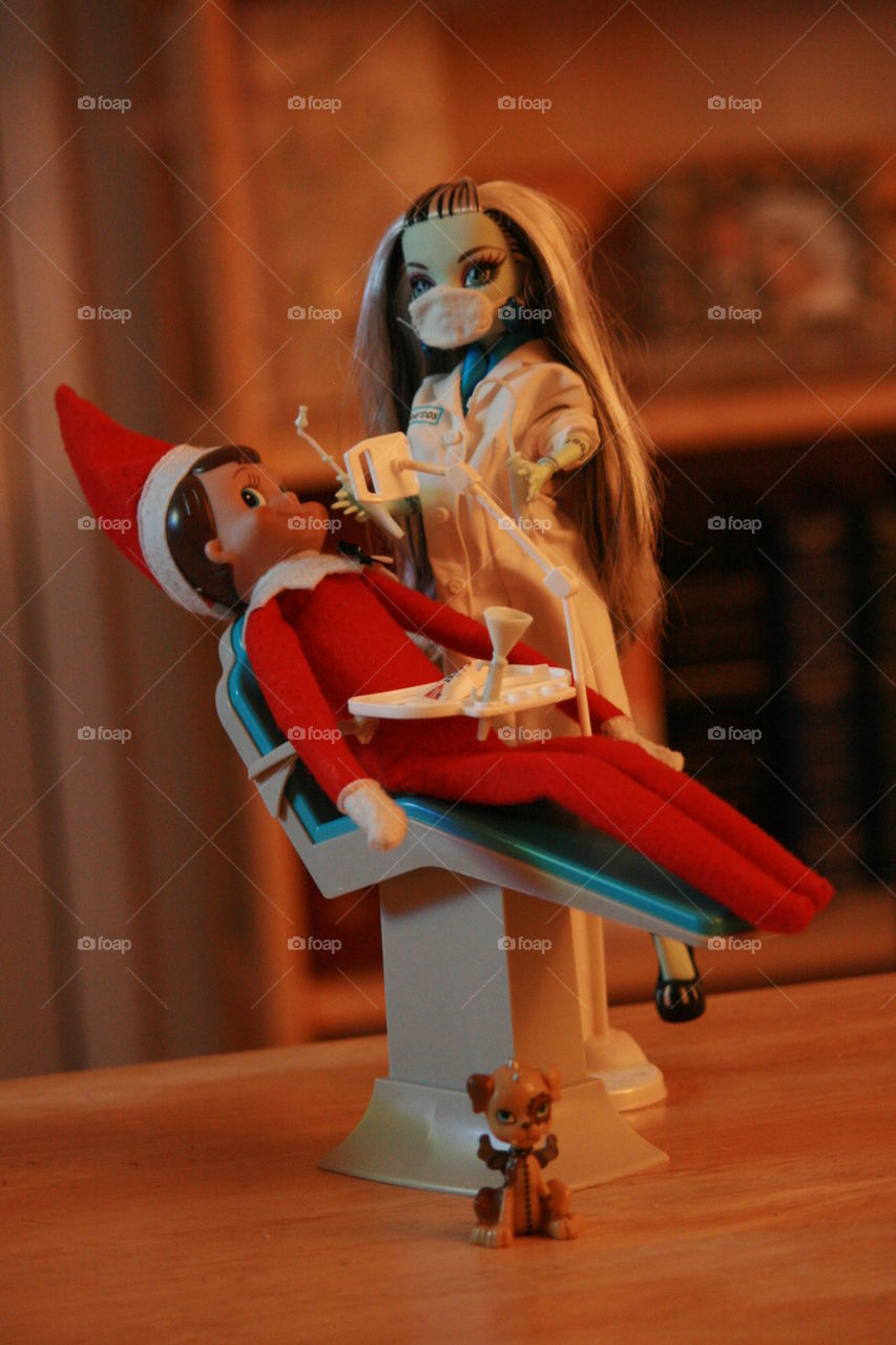 Elf on the Shelf Dentist
