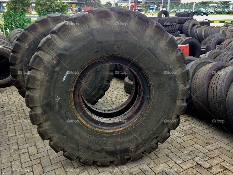 Durable 21.00-25 industrial tyre on display 
