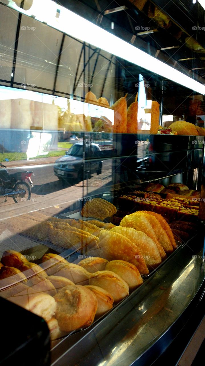 Vitrine de salgados.