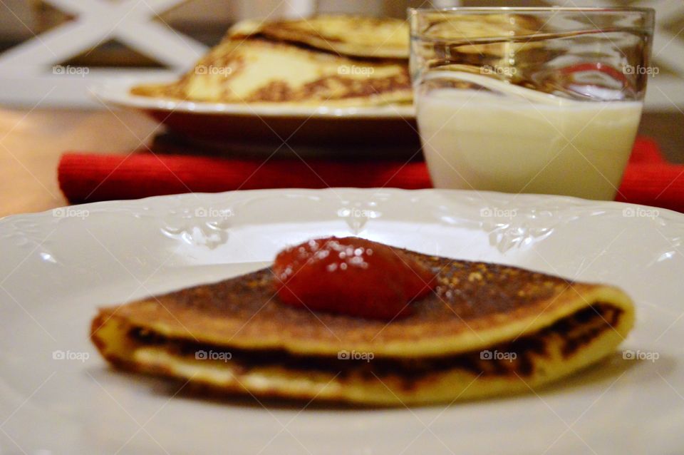 Pancakes with milk