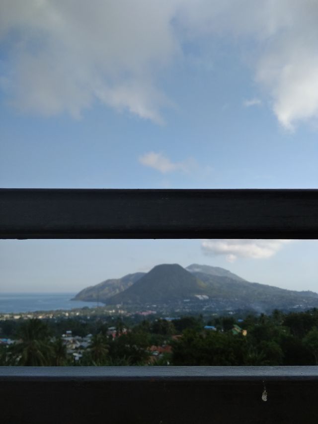 Gunung Meja