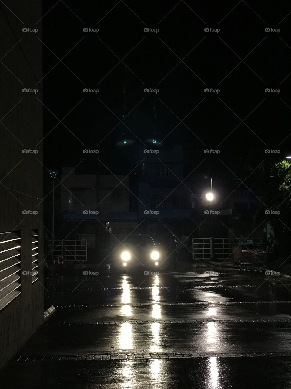 Captured a perfect shot with this car light after a rain. RainEffects.