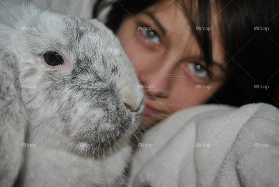 Girl and ravbit