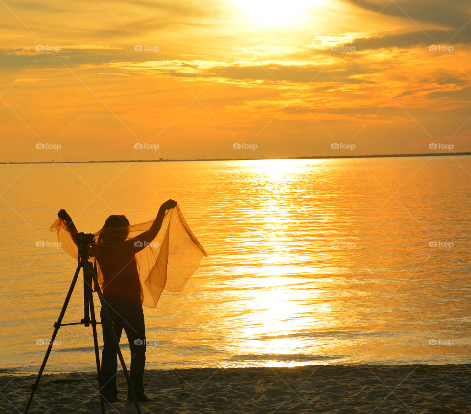 Incredible Sunset Reflections: Capturing beautiful sunset reflections is not easy. It takes planning, creativity and sometimes luck. Many times the shot is one-in-a-million. By using water, mirrors or any sort of reflective surface, you can change an image into a work of art! This is my interpretation of stunning and incredible sunset reflection photos! ENJOY!