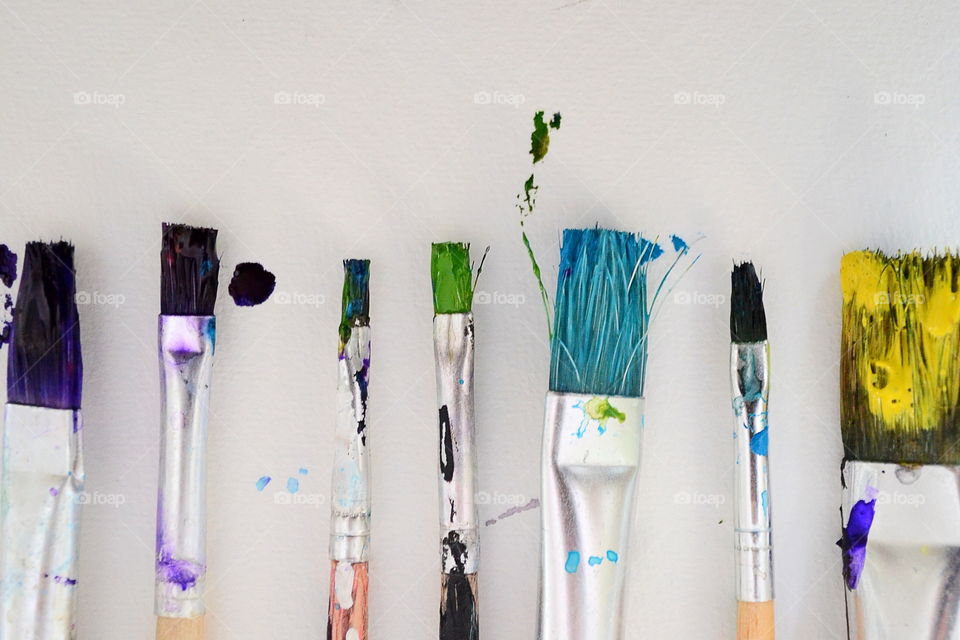 Paintbrushes side by side