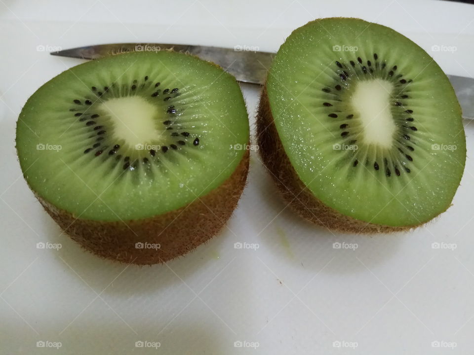 Kiwifruit sliced