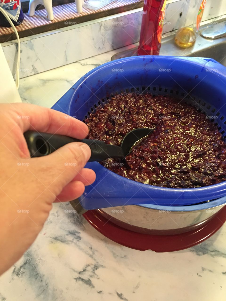 Making fresh grape juice from scratch