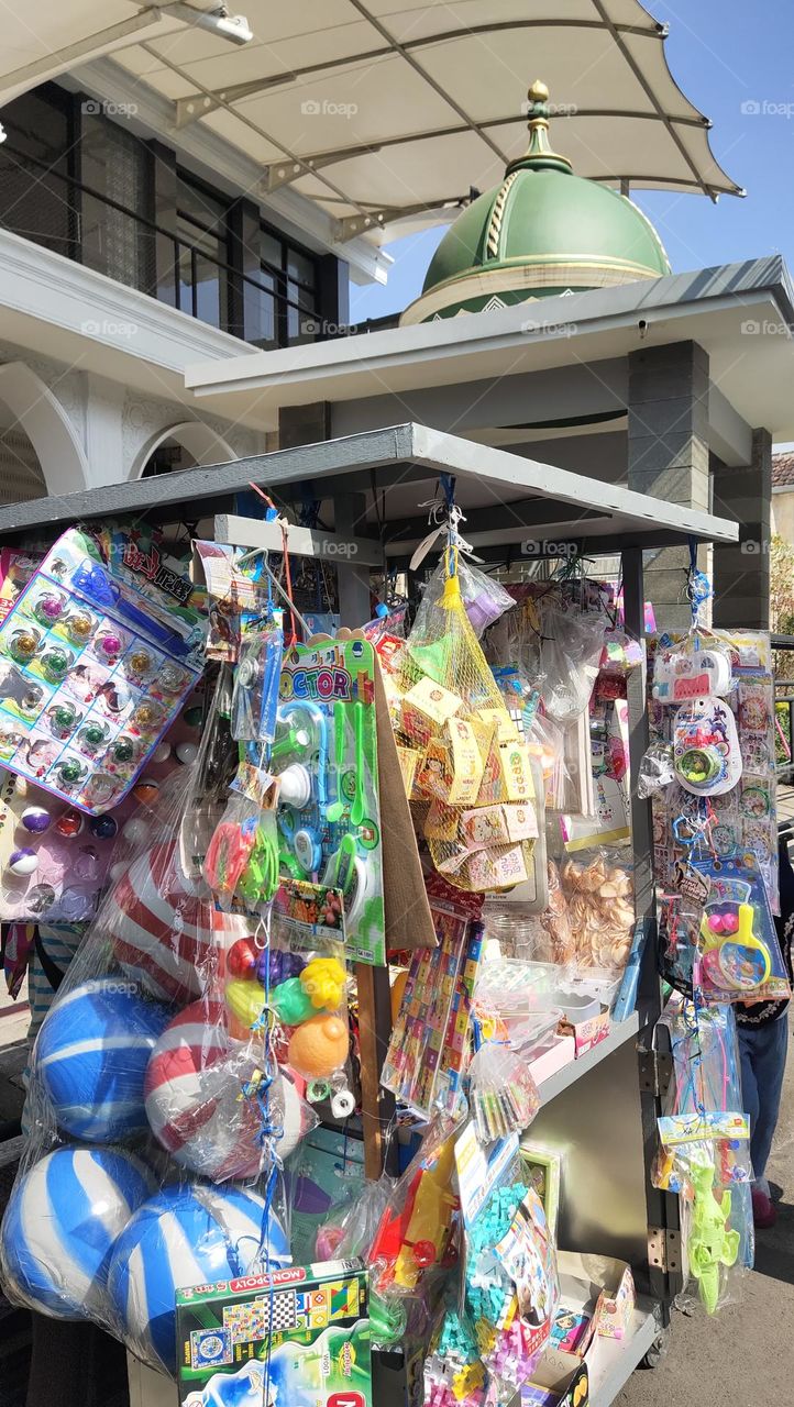 jualan mainan anak-anak