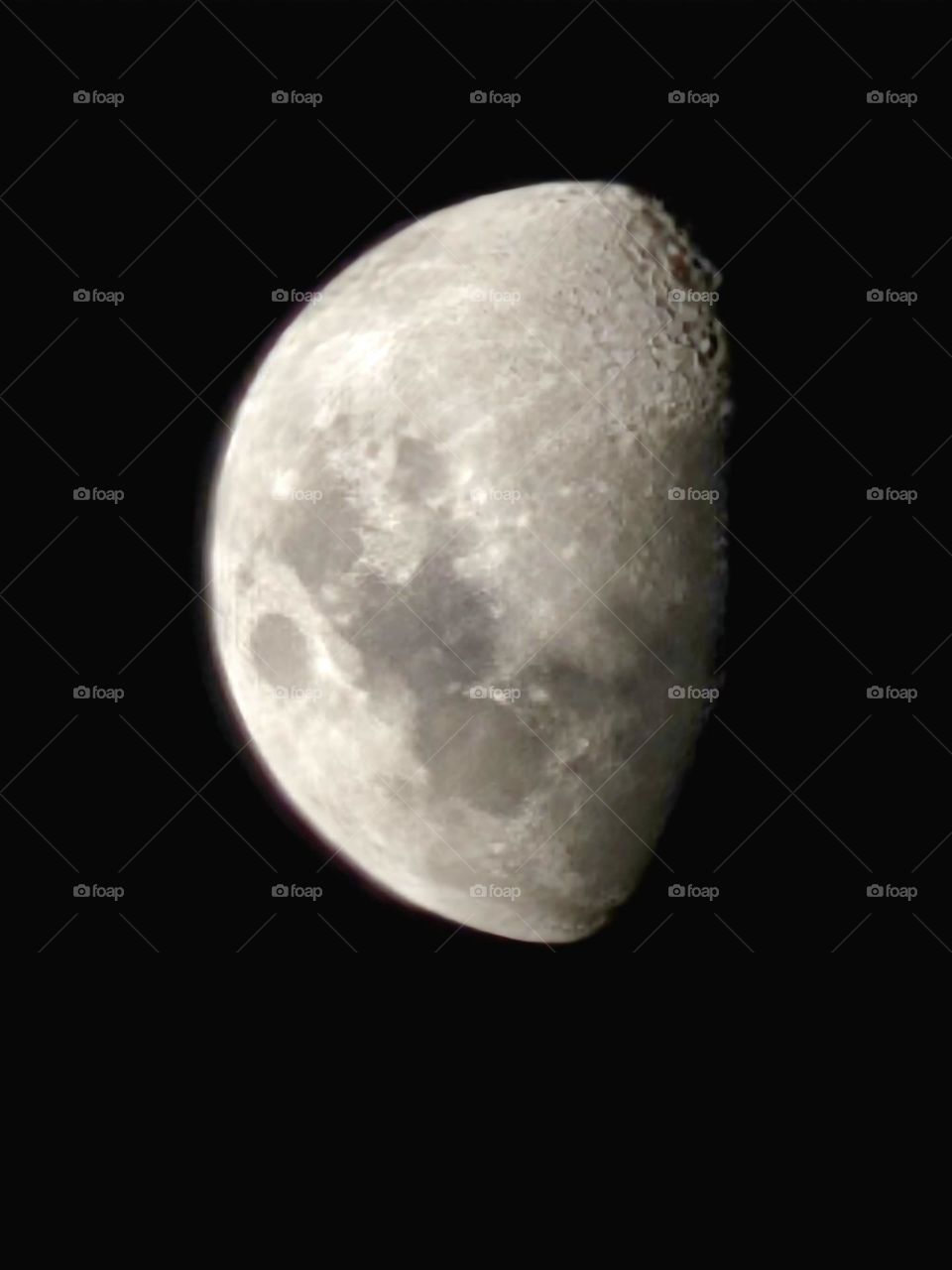 Tonight's moon is stunning! April 17th, 2024, seen from Buenos Aires, Argentina.