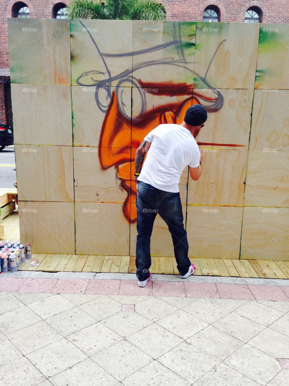 Muralist in West Palm Beach putting in the work 