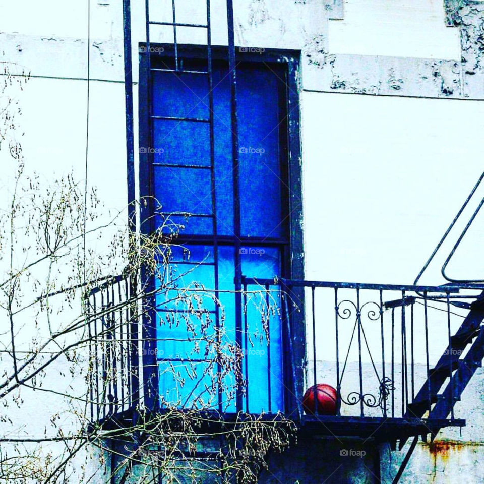 A blue door