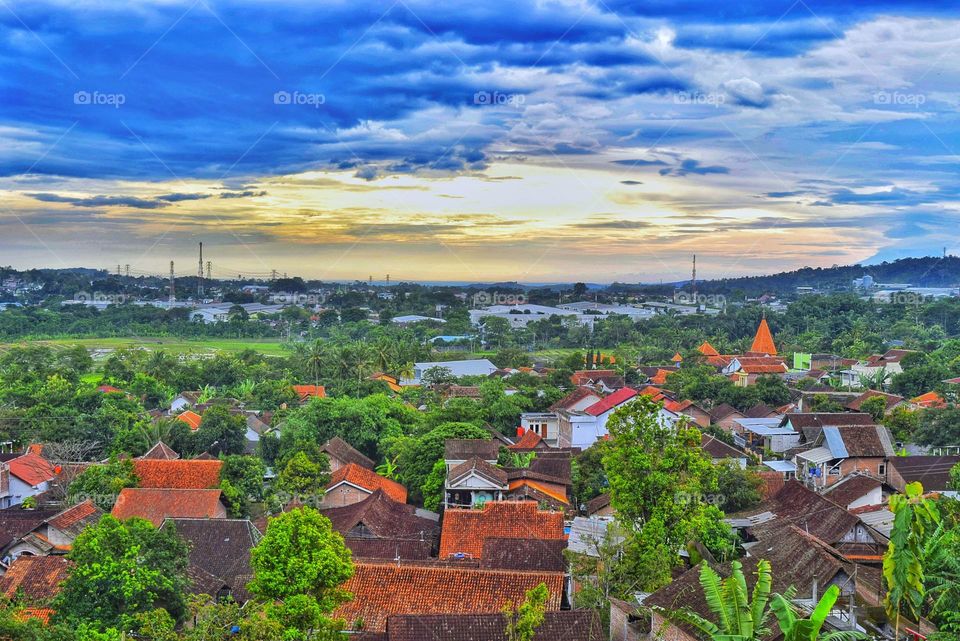 Sunset painting on the hill