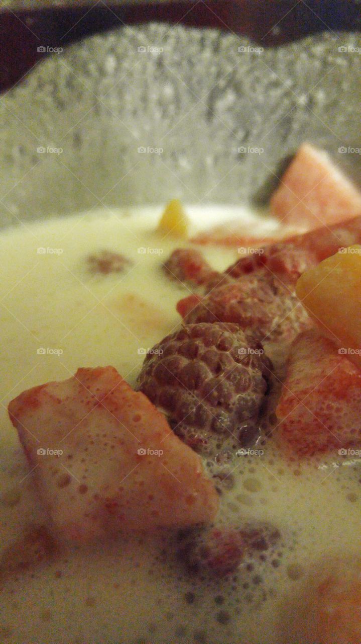 Fruits in creme