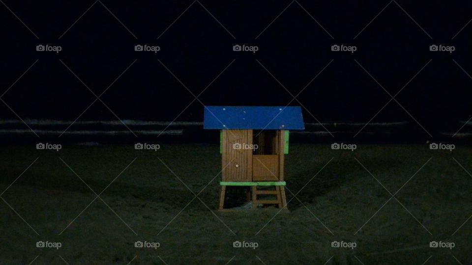 lonely beach toyhouse