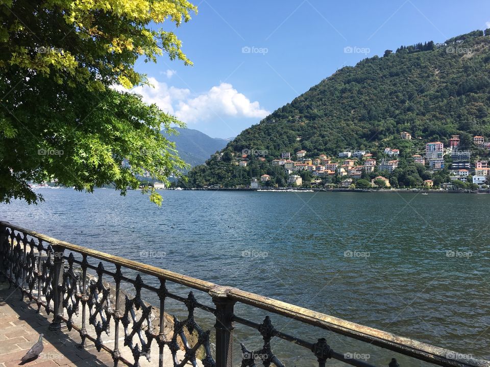 🇮🇹Il bellissimo paesaggio del Lago di Como. Estate / 🇬🇧The beautiful landscape of Lake Como.