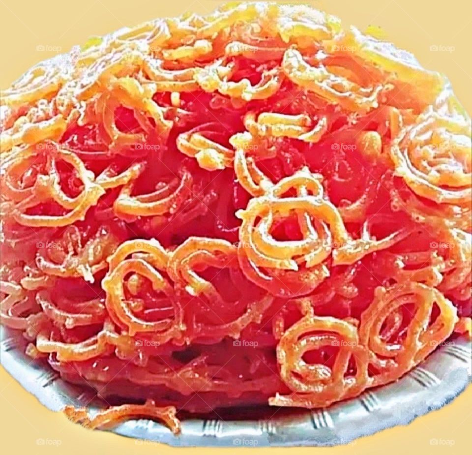 Breakfast is being served in a restaurant.