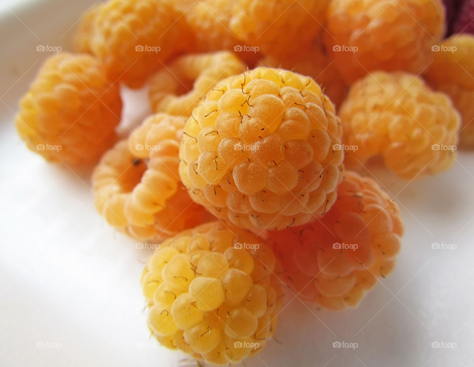 yellow raspberry