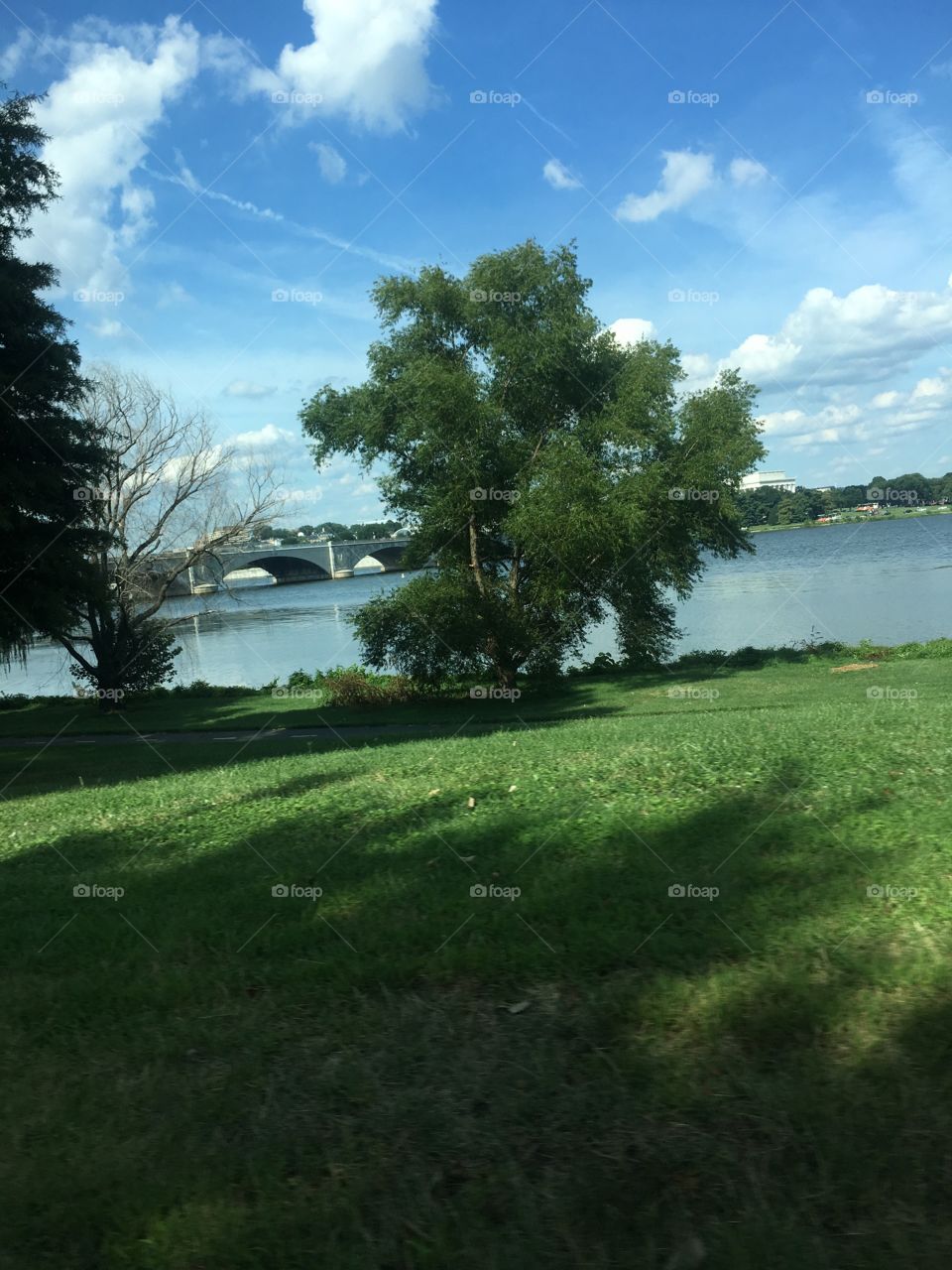 Beautiful lake on the way to White House 