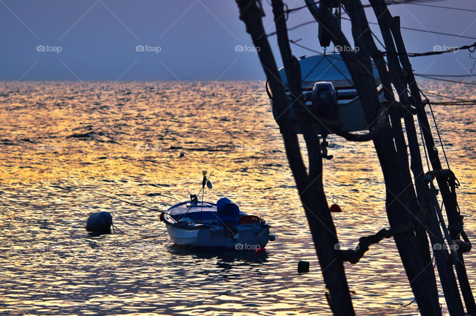 sky water sea boat by selecshine