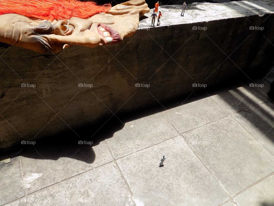 The world of liliput, giant mask